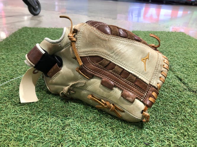 Brown Mizuno Mvp select RH Pitcher's Softball Glove 12.5" (Used)