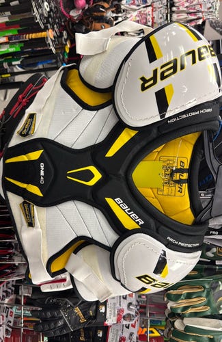 SR XL Bauer Supreme ONE40 ONE 40(Used) XL Extra Large Senior ice hockey Shoulder pad Pads