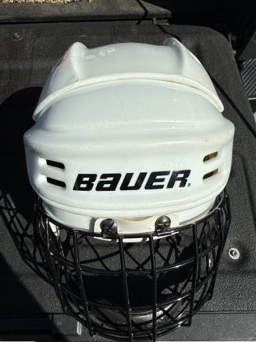 Large Bauer HH1000 Helmet (Used)