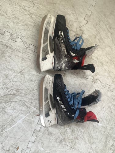 Black/Gray 2024 Bauer Vapor X5 Pro Hockey Skates Regular Width Size 3 (Used)