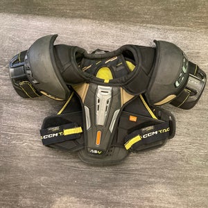 Senior Medium CCM Tacks AS-V Shoulder Pads