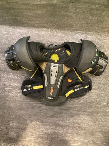 Senior Medium CCM Tacks AS-V Shoulder Pads