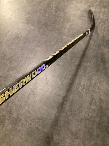 Intermediate Sher-Wood CODE IV Hockey Stick | RH PP88