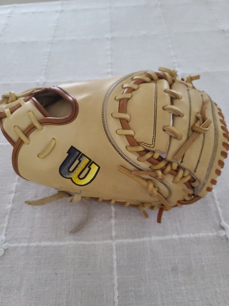 Wilson RH Catcher's A2000 Baseball Glove 33" (New)