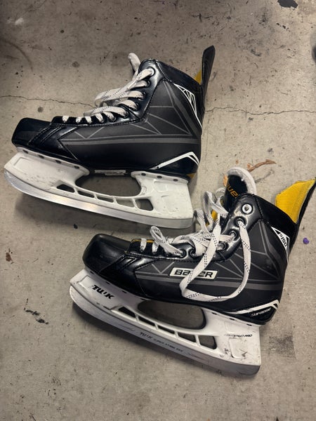 2015 Bauer Supreme S150 Hockey Skates Regular Width 9 (Used)