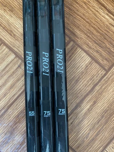 Senior PRO 21 Mackinnon Curve Custom Extra Lite Pro Stock 75 Flex (Used)