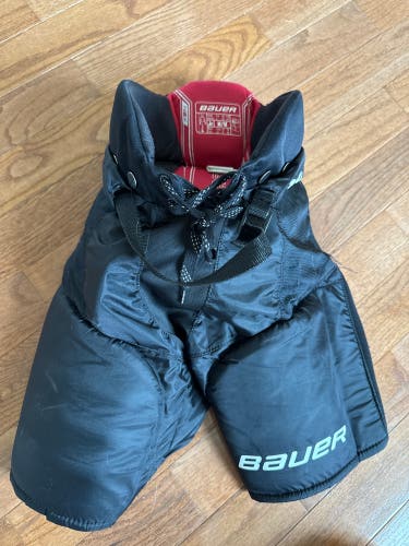 Junior Medium Bauer Nsx Hockey Pants (Used)