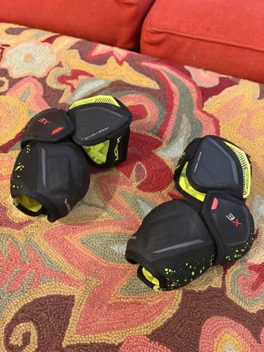 Junior Medium Bauer Vapor 3X Elbow Pads (Used)