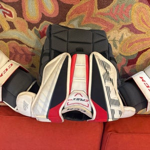 Large/Extra Large CCM EFlex 5.5 Goalie Chest Protector (Used)