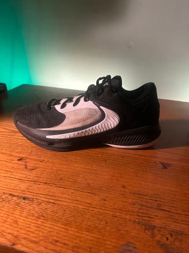 Men's Size M 10.5 (W 11.5) Nike Zoom Freak 4 Shoes (Used)