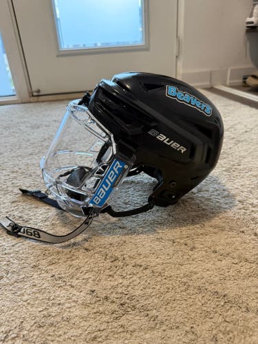 Medium Bauer Re-Akt 155 Helmet (Used)