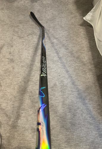 Senior Bauer Vapor Flylite Left Hand Hockey Stick P28 77 Flex (Used)