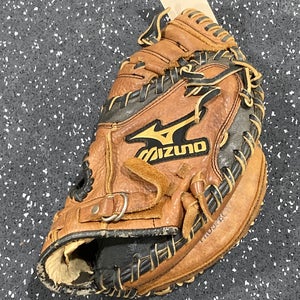 Used Mizuno Power Close Right Hand Throw Catcher's Baseball Glove 31.5"