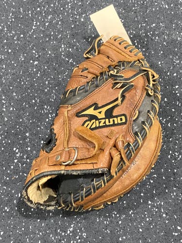 Used Mizuno Power Close Right Hand Throw Catcher's Baseball Glove 31.5"