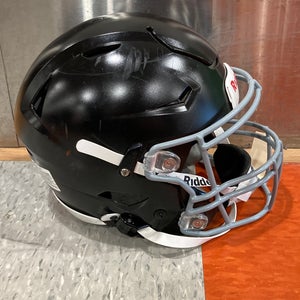 Used Youth Medium Riddell SpeedFlex Helmet | GREAT CONDITION