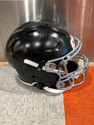 Used Youth Medium Riddell SpeedFlex Helmet | GREAT CONDITION