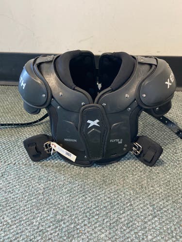 Used Youth Medium Xenith Flyte 2 Shoulder Pads | Battle Backplate Included