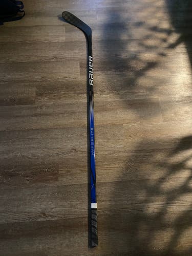 Senior Bauer Vapor Hyperlite 2 Left Hand Hockey Stick P28 87 Flex (Used)