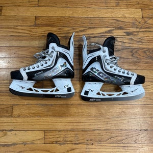 White 2025 CCM JetSpeed FT8 Pro Hockey Skates Regular Width 7.5 (Used)