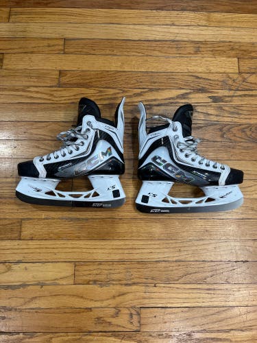 White 2025 CCM JetSpeed FT8 Pro Hockey Skates Regular Width 7.5 (Used)