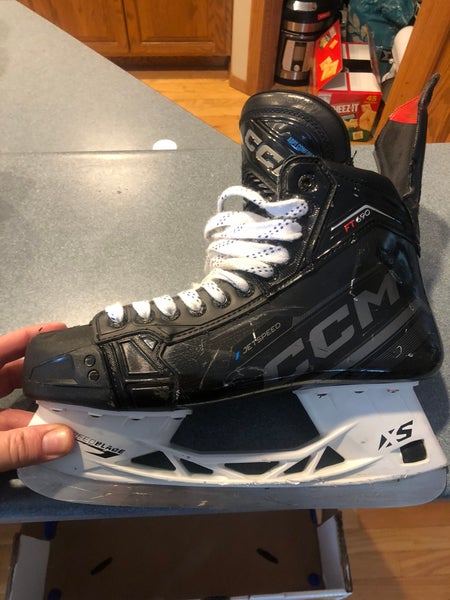 2023 CCM JetSpeed FT690 Hockey Skates Regular Width 10.5 (Used)