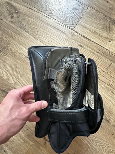 Warrior Ritual G4 youth Size Glove and Blocker (Used)