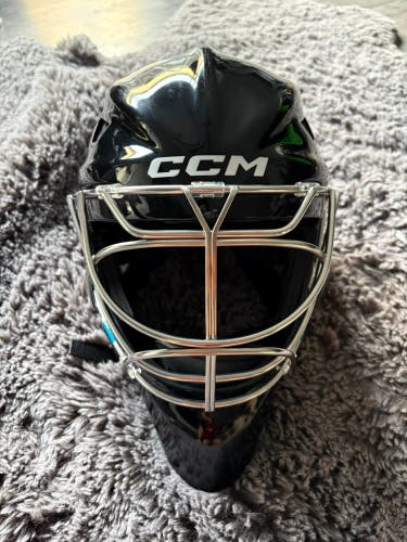 Senior XS CCM Axis F9 Goalie Mask