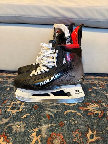 2023 Bauer Vapor X5 Pro Hockey Skates Regular Width 8.5 (Used)