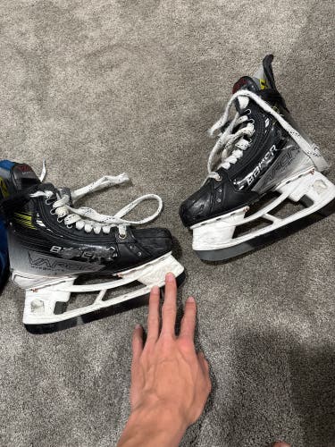 Black/Gray 2021 Bauer Vapor Hyperlite Hockey Skates 5 (Used)