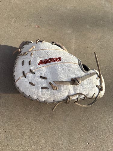 Wilson A2000 RH First Base Softball Glove 12.5" (Used)