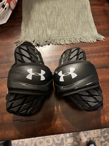 Lightly Used Extra Large Under Armour VFT Plus 3 Arm Pads