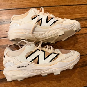 White Men's Size M 8.5 (W 9.5) Adult New Balance 3000v7 Low Top Molded Cleats (Used)