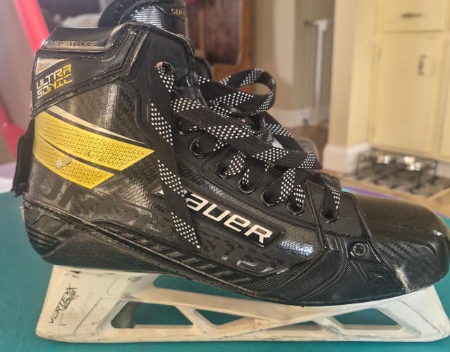 Bauer Supreme Ultrasonic Hockey Goalie Skates Regular Width 8 (Used)