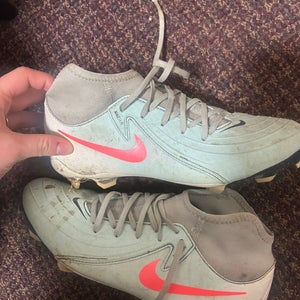 Blue Women's 6K (Toddler) Nike PHANTOM GT2 ACADEMY Molded Cleats Cleats (Used)