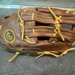 VINTAGE Wilson A2000-XXL RH Outfield Baseball/Softball Glove 13" (Used)