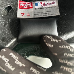 7 1/8 Rawlings MLB Batting Helmet (Used)