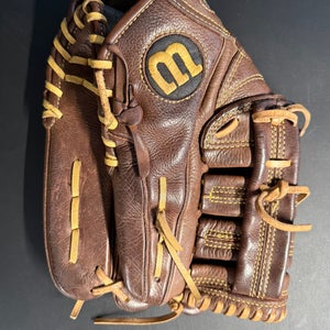 Wilson A800 RH Outfield Baseball Glove 12.25" (Used)