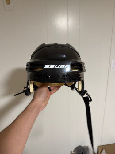 Medium Bauer 4500 Helmet (Used)