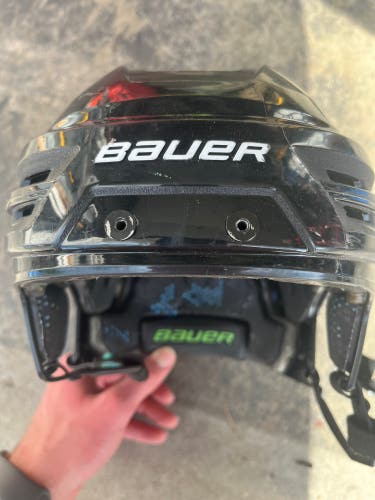 Large Bauer Re-Akt 85 Helmet (Used)