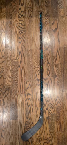 Junior Bauer Twitch Right Handed Hockey Stick P92 40 Flex (Used)