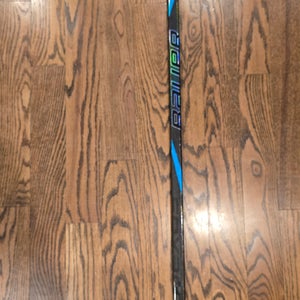 Junior Bauer Nexus Tracer Right Handed Hockey Stick P92 30 Flex (Used)