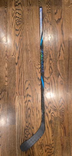 Junior Bauer Nexus Tracer Right Handed Hockey Stick P92 30 Flex (Used)