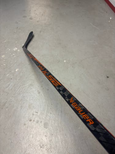 Senior Bauer Pulse Right Handed Hockey Stick P92 77 Flex (Used)