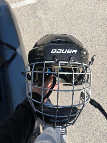 Medium Bauer 5100 Helmet (Used)