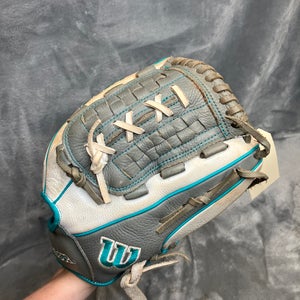 White Wilson A500 RH Softball Glove 11.75" (Used)