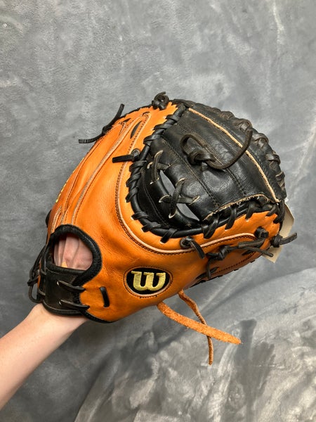 Brown Wilson A2000 RH Catcher's Baseball Glove 32.5" (Used)