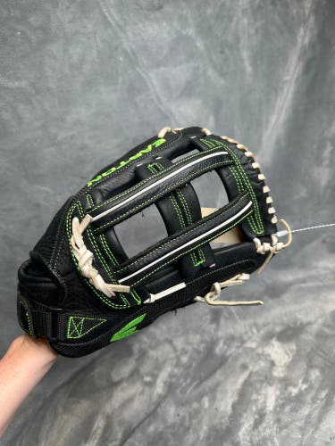 Black Easton Salvo RH Outfield Baseball Glove 14" (Used)