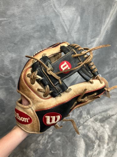 Black Wilson A2000 RH Infield Baseball Glove 11.5" (Used)