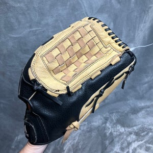 Brown Adidas RH Pitcher's Baseball Glove 14" (Used)