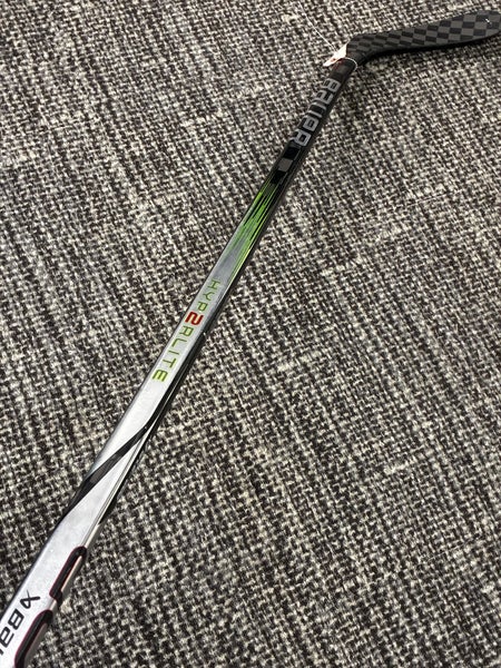 Senior Bauer Vapor Hyperlite 2 Hockey Stick Right Handed P92 87 Flex (Used)